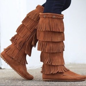 Minnetonka 5 Layer Fringe Boots